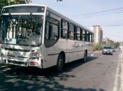 Ônibus atropelou pedestre na avenida Álvaro Calheiros