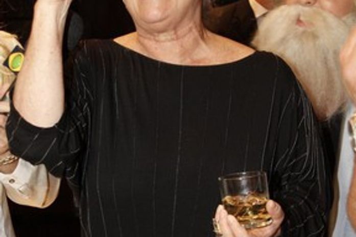 Vera Holtz faz discurso confuso após festa da novela ‘Avenida Brasil’