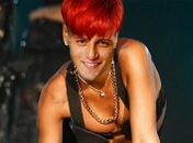 Na sinopse de Avenida Brasil, Roni seria travesti e Suélen se chamaria Greicekelly