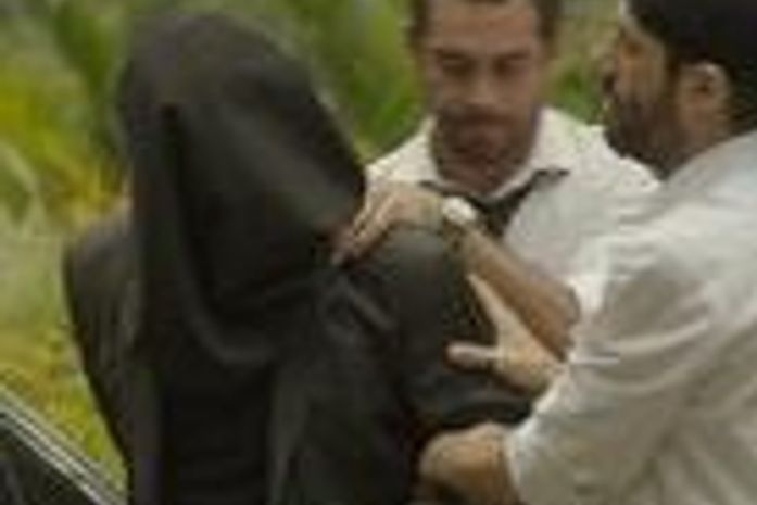 Penúltimo capítulo: Encapuzado,Tufão é levado para o cativeiro