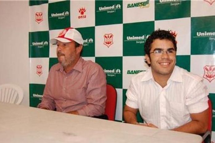 Caio chegou a ser auxiliar de Maurício no Sergipe