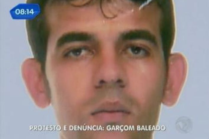 Cozinheiro alagoano é morto por PM's quando saía de casa em SP