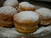 Aprenda a fazer um delicioso sonho com recheio de doce de leite