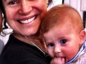 Avó babona: Regina Duarte posta foto com o neto caçula em rede social
