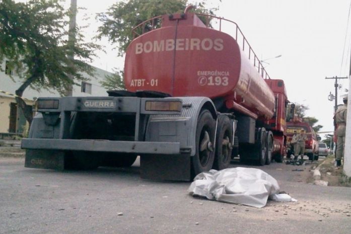 Jovem foi atropelado por caminhão do Corpo de Bombeiros