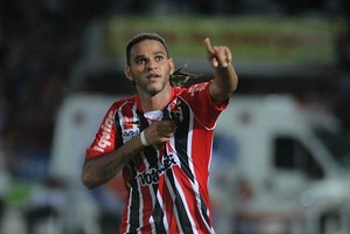 Dênis Marques é liberado do treino do Santa Cruz