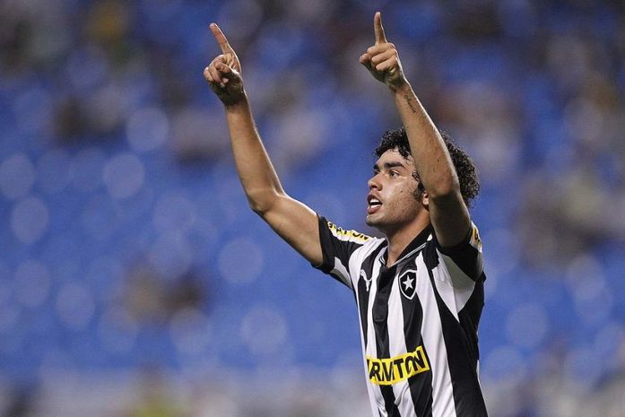 Bruno Mendes desconhece interesse italiano