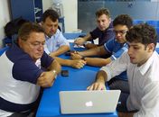 Reunião do marketing azulino.