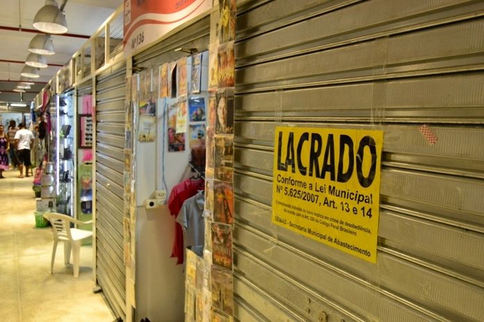 Semtabes reabre boxes lacrados por falta de uso no Shopping Popular