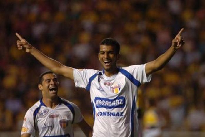 Fora de casa, Barueri faz 4 e tira Criciúma da ponta