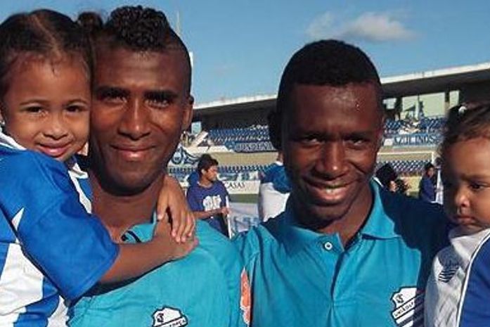 CSA segue renovando com atletas e confirma laterais para 2013