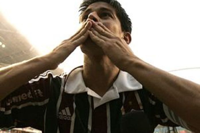 Advogado de Conca viaja até a China e Fluminense acompanha o caso