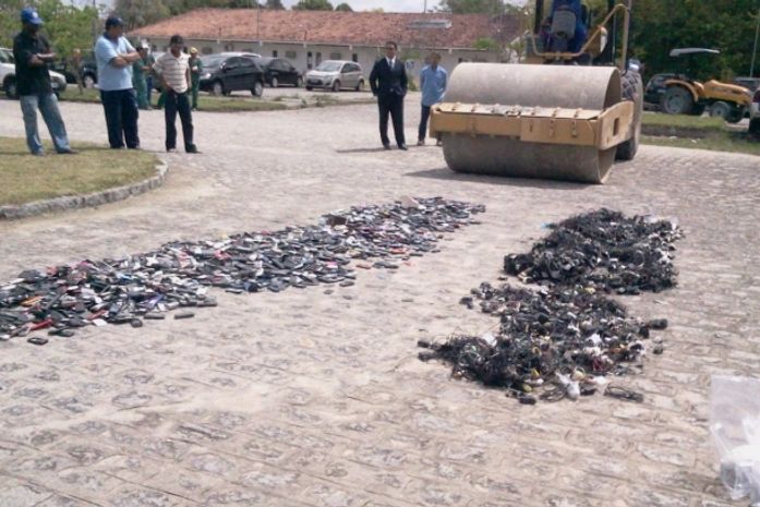 Destruição de celulares ocorreu em frente a 16ª Vara