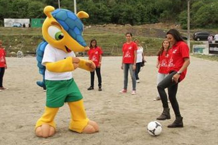 Marta lança legado da Copa Coca-Cola no Rio de Janeiro