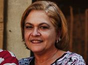 Piora o estado de Regina Dourado, que respira por aparelhos, diz jornal