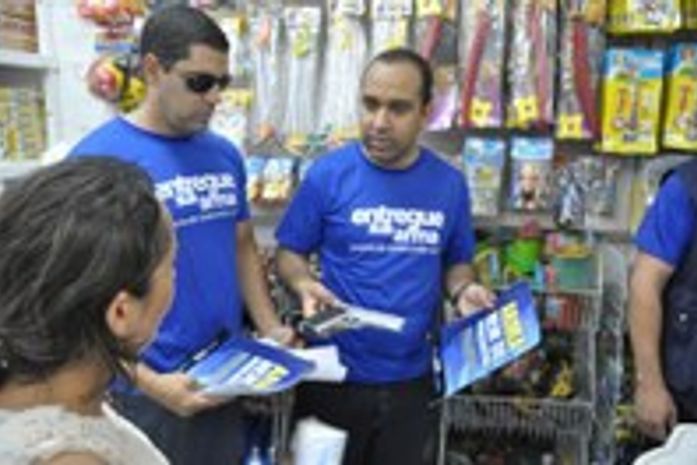 Sepaz e Procon fiscalizam venda de armas de brinquedo