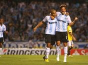 Grêmio leva susto em casa, mas vira sobre Barcelona e avança