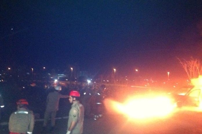 Carro incendeia e assusta moradores na Travessa Geraldo Melo