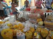 Povo de Maribondo faz doação de alimentos a servidores da prefeitura
