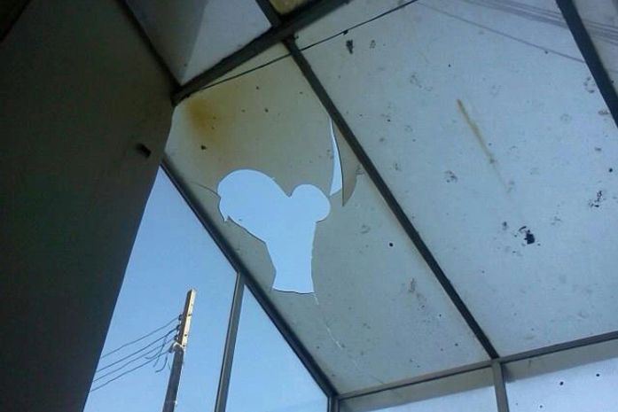 Usuários de drogas roubam e destroem hotel abandonado