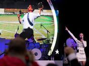 "Esta noite foi ótima!", diz Katy Perry após cantar em comício de Obama