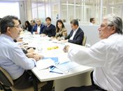 Governador discute negociação de empréstimos com equipe técnica