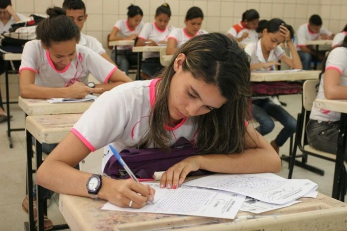 Simuladão em escola pública prepara alunos para o ENEM