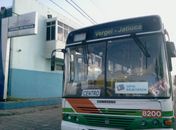 Ônibus estava parcialmente cheio 