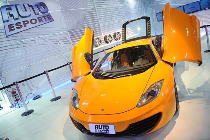 Estande do AutoEsporte no Salão de SP exibe o McLaren