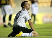 Após sofrer com vício do pôquer e depressão, Defederico tenta retomar carreira no Huracán