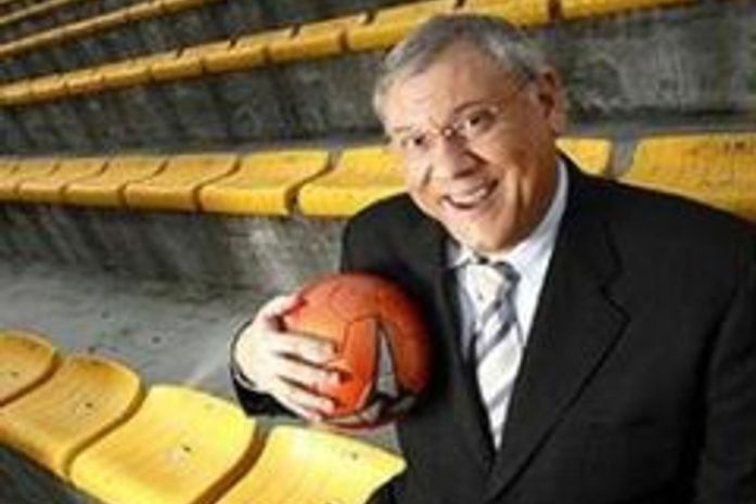 Justiça manda Milton Neves indenizar ex-jogador de futsal