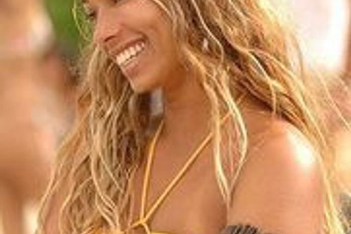 Bodyboarder brasileira morre após luta longa contra tumor na cabeça