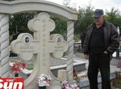 Viúvo saudoso faz homenagem à anatomia íntima da falecida