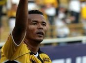 Com gol de Zé Carlos,Criciúma vira contra Guarani e é líder da Série B