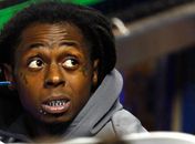 Rapper Lil Wayne é hospitalizado após passar mal em avião
