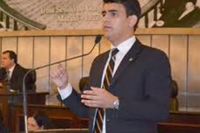 A quem interessa a cabeça de JHC?