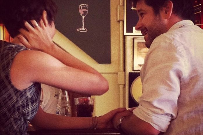 Murilo e Débora estão juntos desde a metade da novela, diz jornal