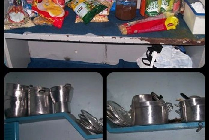 Prateleiras não têm alimentos para serem servidos na merenda