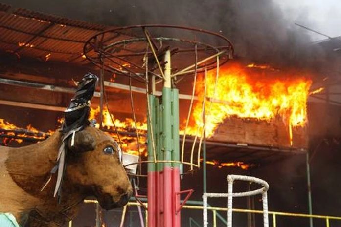 Incêndio atinge barracões de escolas de samba no Rio