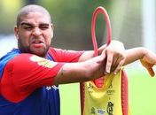 Flamengo - Adriano pede mais tempo para pensar na vida