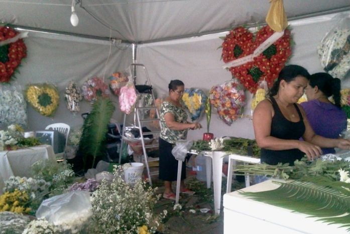 Comércio de flores ajudou no faturamento extra de comerciantes