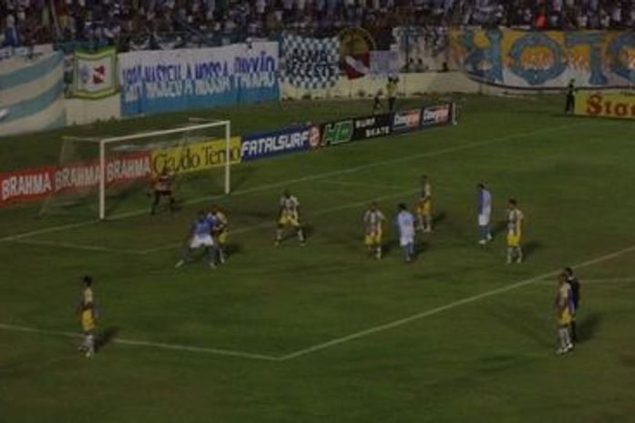 Paysandu vence Macaé por 2 a 0 e fica mais perto da vaga para a Série B