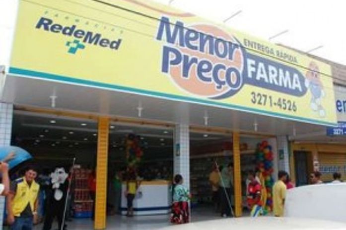 Dois adolescentes entre 14 e 16 anos invadem e assaltam farmácia