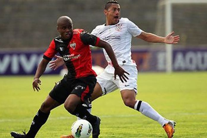 Corinthians vence no DF e manda Atlético-GO para Série B