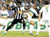 Coritiba 'anula' Ronaldinho, bate Atlético-MG e deixa Fluminense mais perto do título
