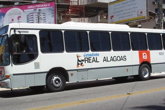 Ônibus da empresa Real Alagoas