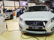 Volvo testa sistema que abastece carro elétrico em 2 h