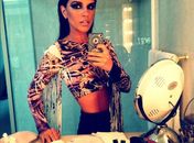 Mariana Rios mostra barriga em bastidores de ensaio e divide opiniões