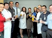 Aval de médico e apoio da família reforçam volta de Ricardo Gomes