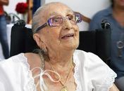 Dona Canô é internada em Salvador com sintomas de gripe